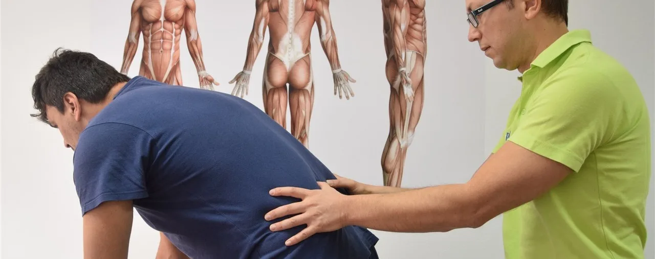 Δια χειρός θεραπεία (manual therapy)
